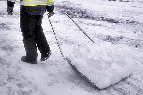 Snöskottning och halkbekämpning i Varberg